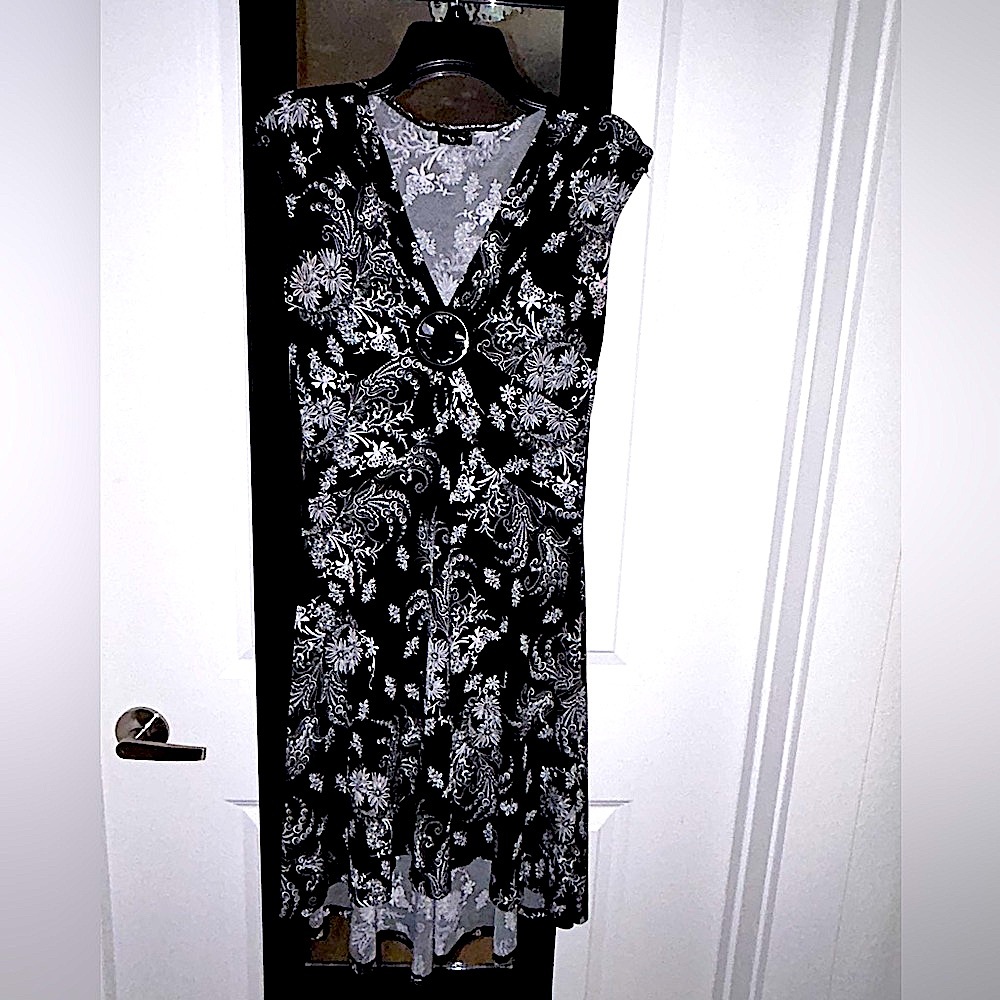 Vintage Y2K Ruby Rox Black & White High-Low Floral Party Dress w/ Cap Sleeves